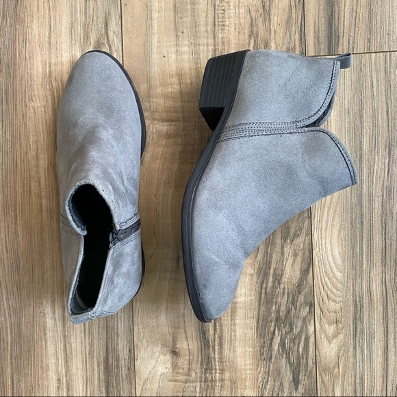 [ Sold ] Just Fab Grey Booties, Size 8 Wide - Picture 2 of 7